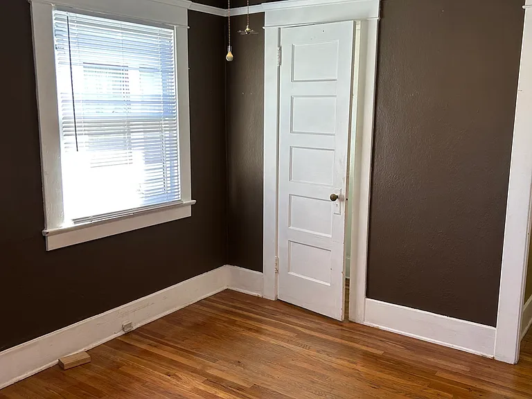 1614 Meade Ave — Photo 8