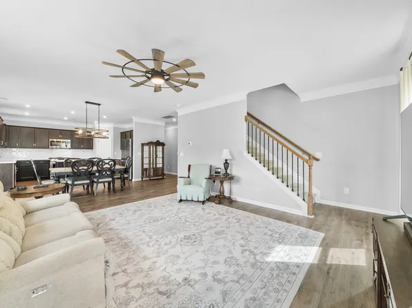 227 Stonewall Dr, Columbia, TN 38401