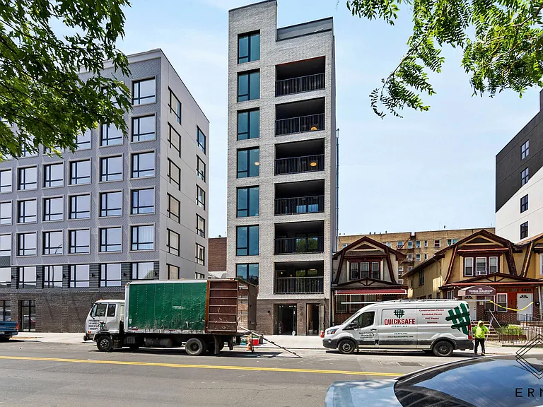 840 New York Ave #4R — Photo 16
