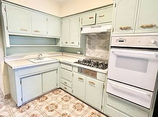 970 E 99th St #1, Brooklyn, NY 11236
