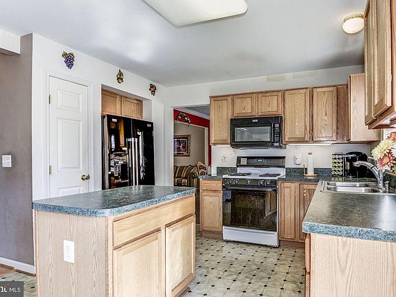 5th image of 9709 Logan Jay Dr