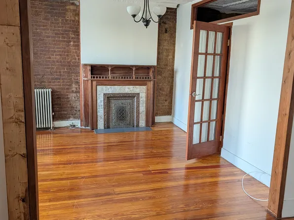 432 Union Avenue image 1 of 9