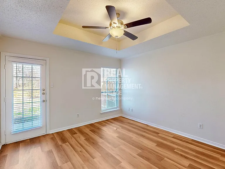 404 Truman Arlington — Photo 16
