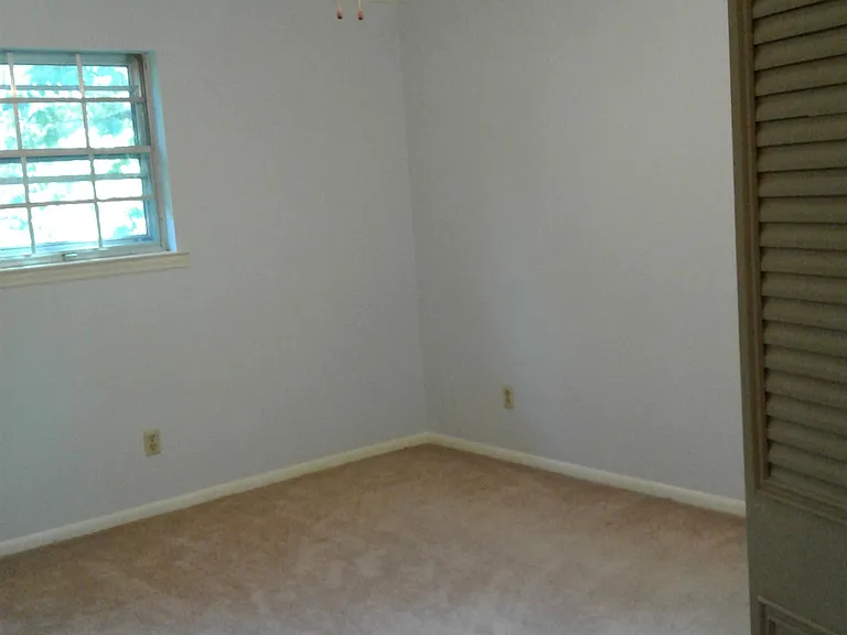 1619 Wendy Cir — Photo 16