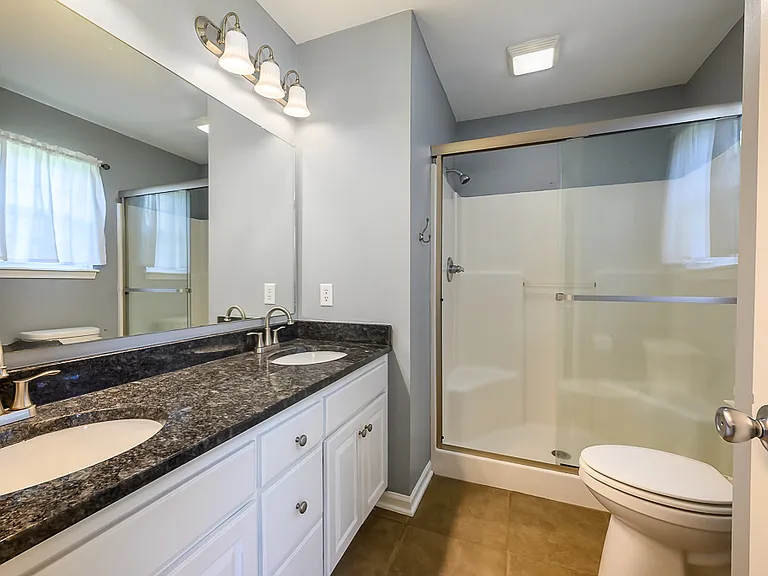 2307 E Sycamore St — Photo 6