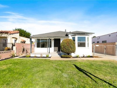 413 E 95th St, Los Angeles, CA, 90003