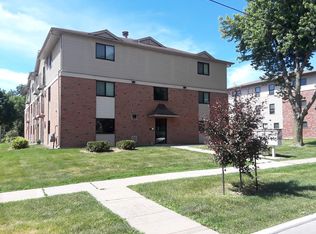 831 E Jefferson St #12, Iowa City, IA 52245