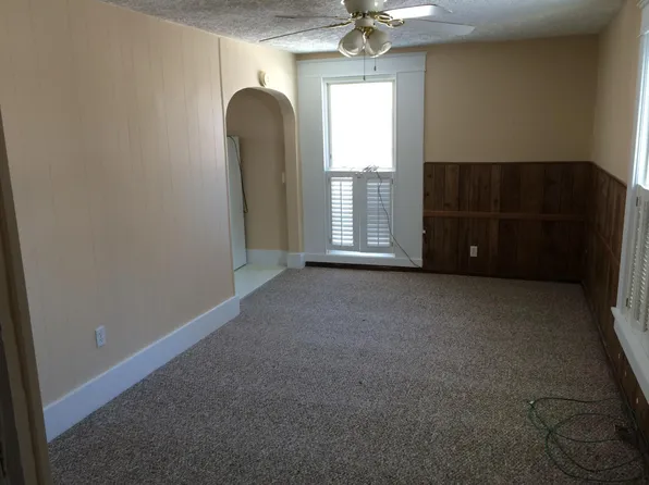 817 4th St APT 3, Columbus, IN 47201