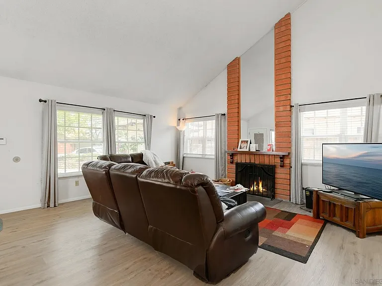 8113 Blythe Ct — Photo 4