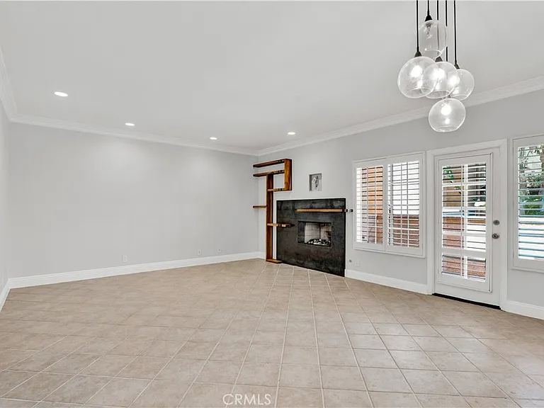 5200 White Oak Ave #52 — Photo 6