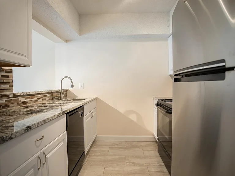 5505 Seminary Rd #1418N — Photo 4