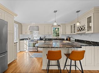 28 Lawrence St, Danvers, MA 01923