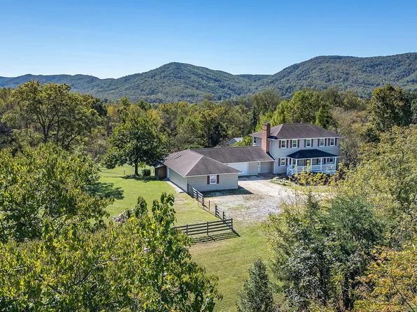 303 Victoria Dr, Troutville, VA 24175