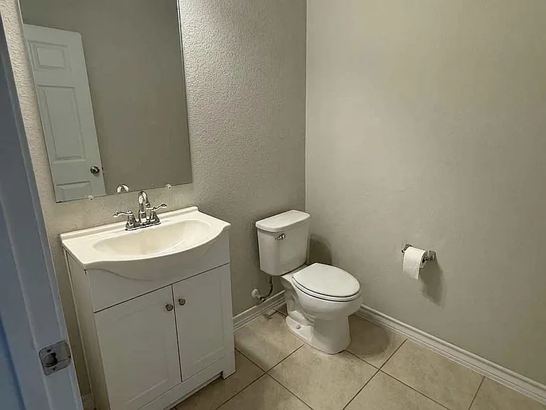 Powder room (half bath)