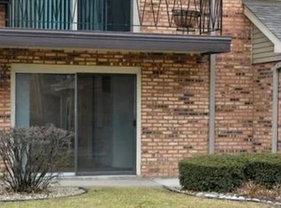 5321 Waterbury Dr APT 502, Crestwood, IL 60445