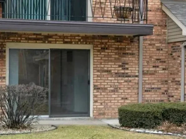 5321 Waterbury Dr APT 502, Crestwood, IL 60445