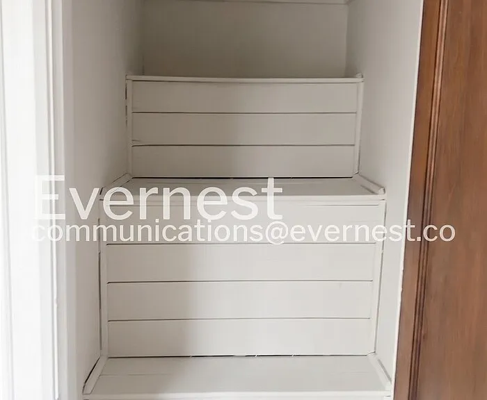2730 Elliott Ave — Photo 10