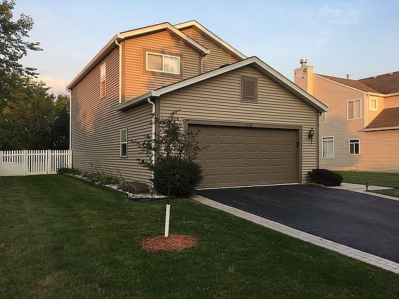 3rd image of 2712 Stonebridge Dr