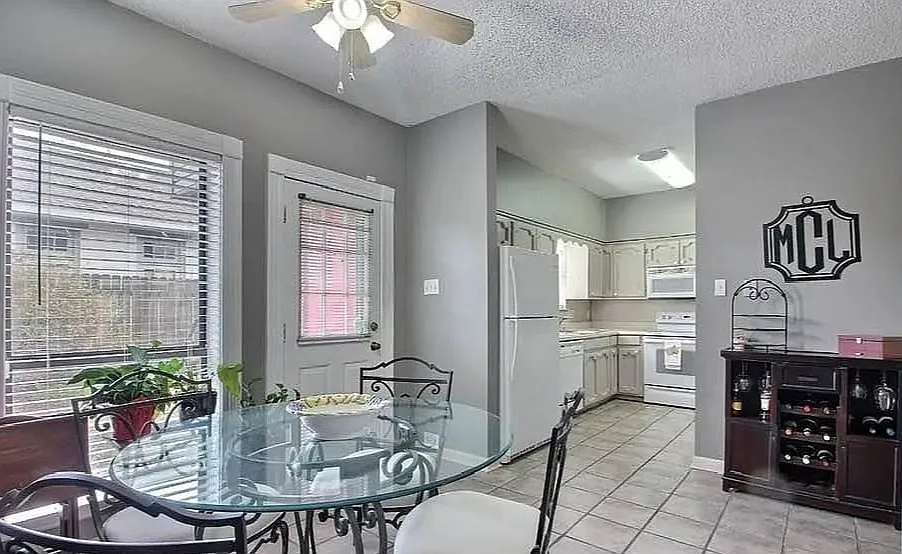 8024 Picardy Avenue Unit E - 1 — Photo 2