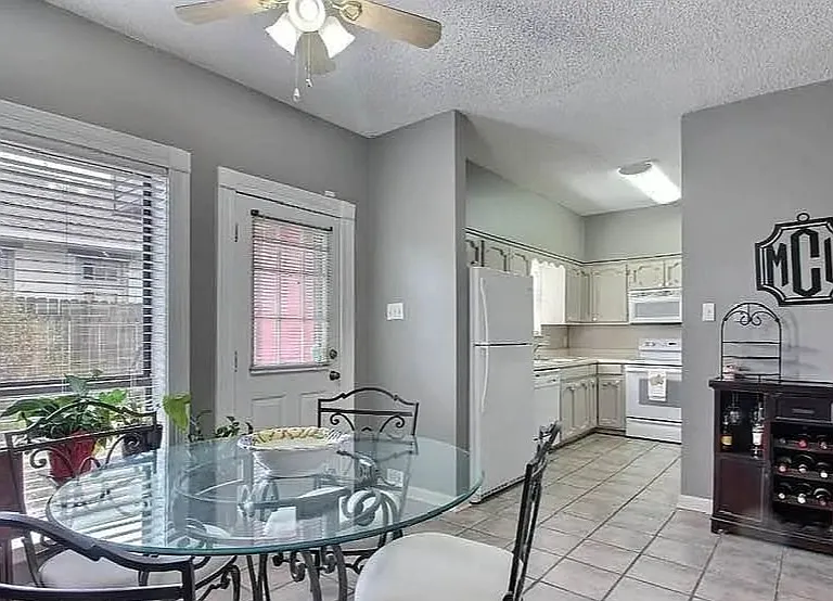 8024 Picardy Ave — Photo 2
