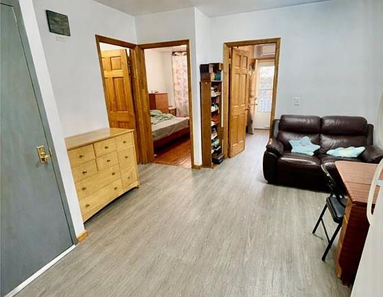3rd image of 914 58th St #3B
