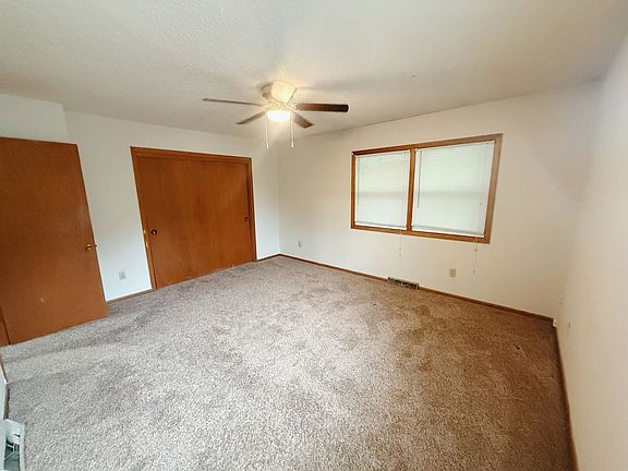 4th image of 1227 East Ave S