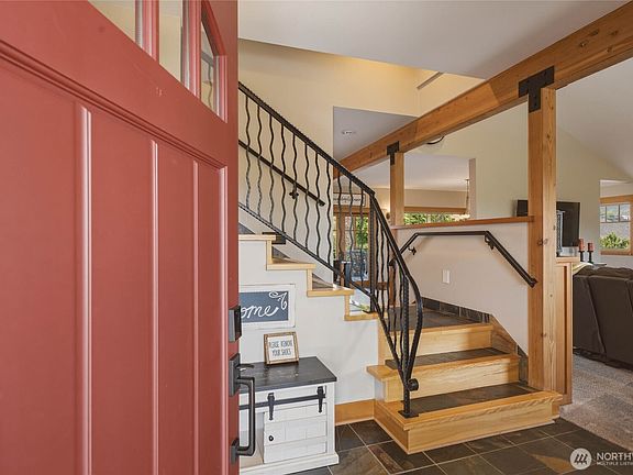 2nd image of 3642 Ridgeview Boulevard