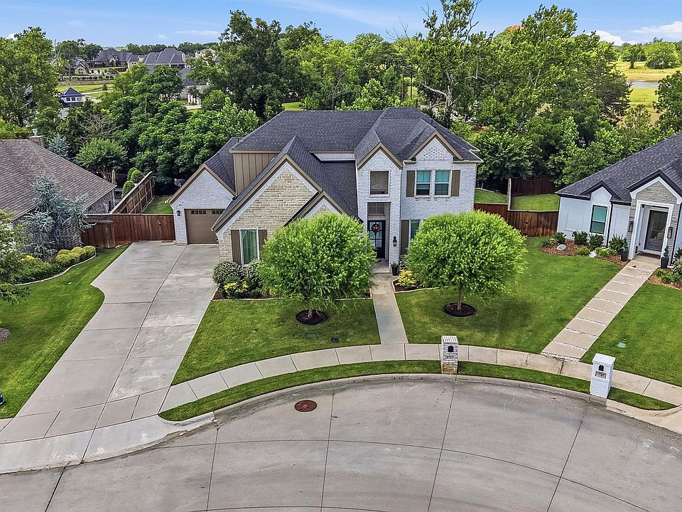 1st image of 3717 Parkwood Ln