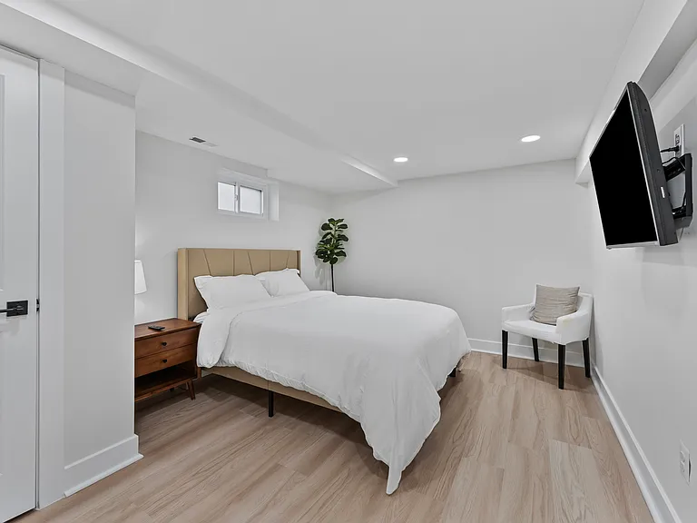 5503 Jay St NE — Photo 7