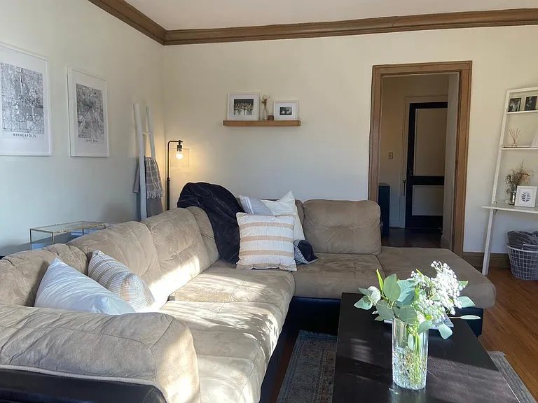906 W 42nd St — Photo 38