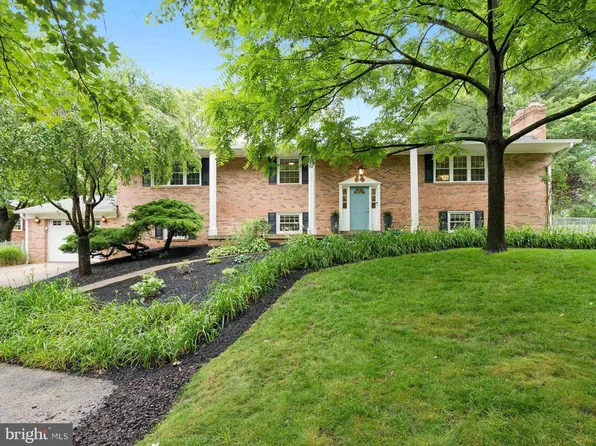 828 Monroe St, Herndon, VA 20170