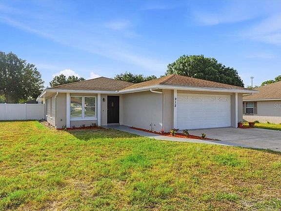 3rd image of 912 E HERON CIRCLE