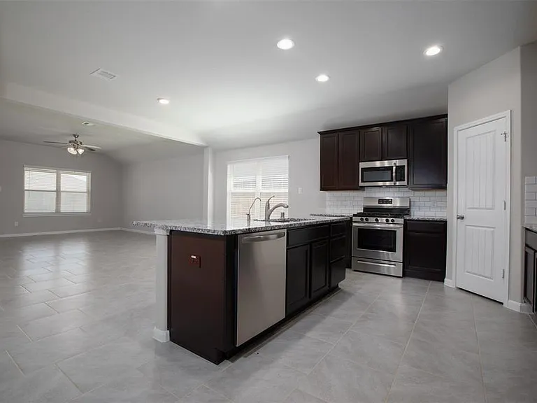 18435 Grayson Bluff Way — Photo 7