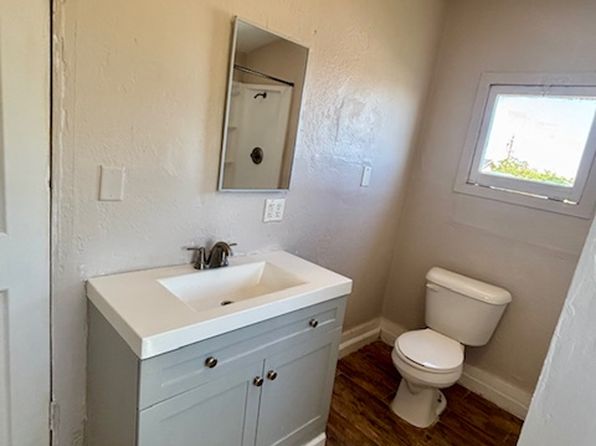 209 Philippine St #B, Taft, CA 93268