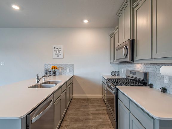 5th image of 6017 Wildflower Way