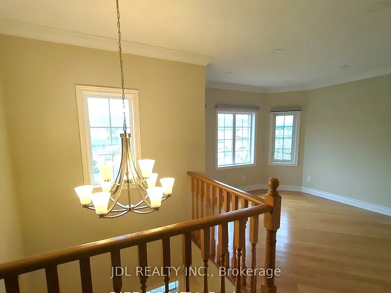 6 Odessa Cres — Photo 7