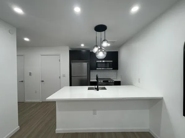554 Market St #Var8, Newark, NJ 07105