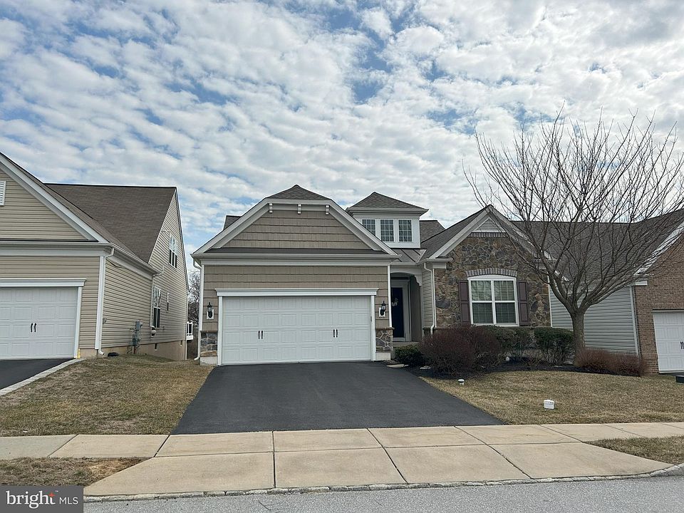 1st image of 484 Hallman Ct