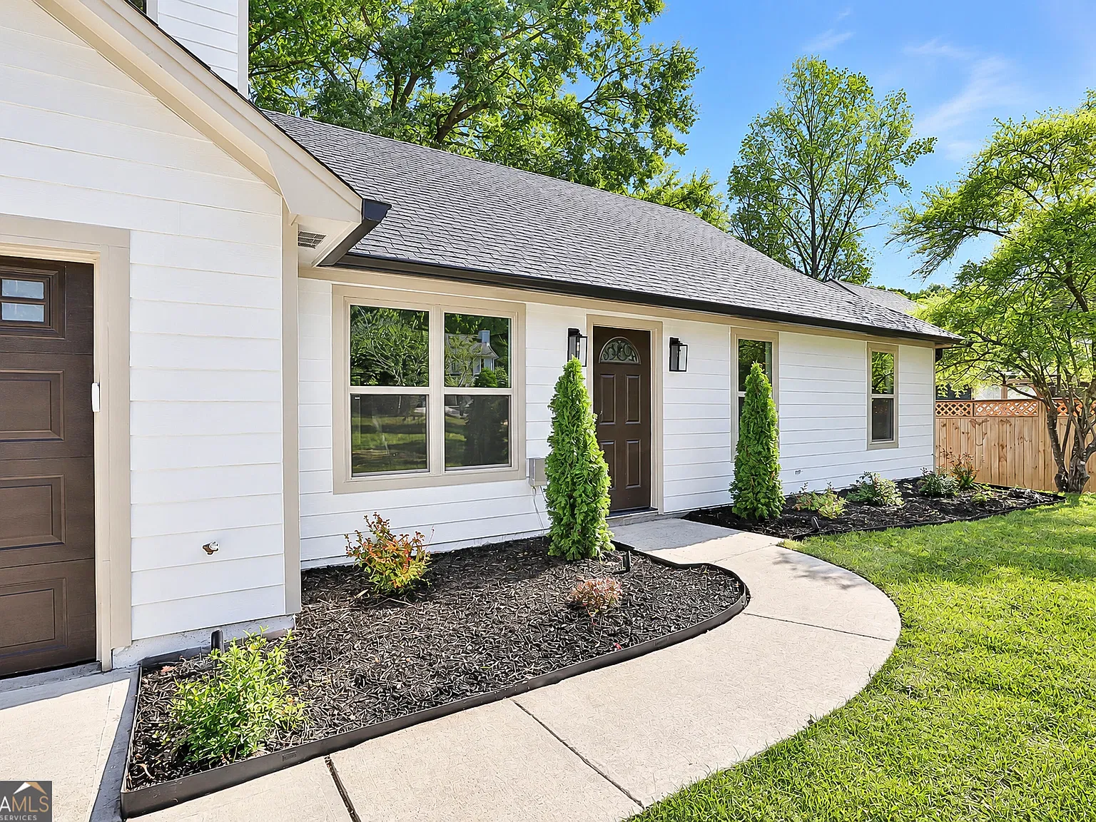 3 bed, 2.0 bath, 1189 sqft, $3,000 — Photo 4