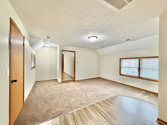 5th image of 167 S Jackson St #1/2