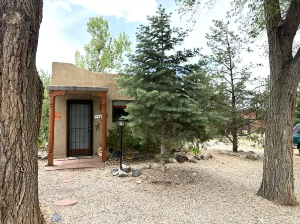 104 Avenue De Las Velasquez, Taos, NM 87571