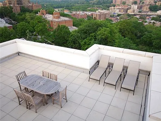 Rented by Exclusive Properties Sotheby's International Realty | media 32