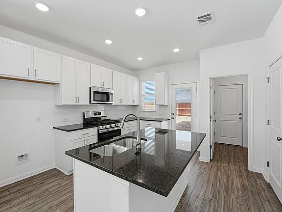 2nd image of 201 Betsy Rd