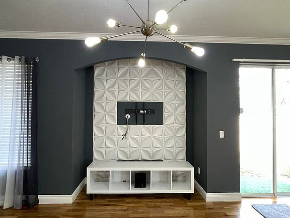 4th image of 3420 San Jacinto Cir #1