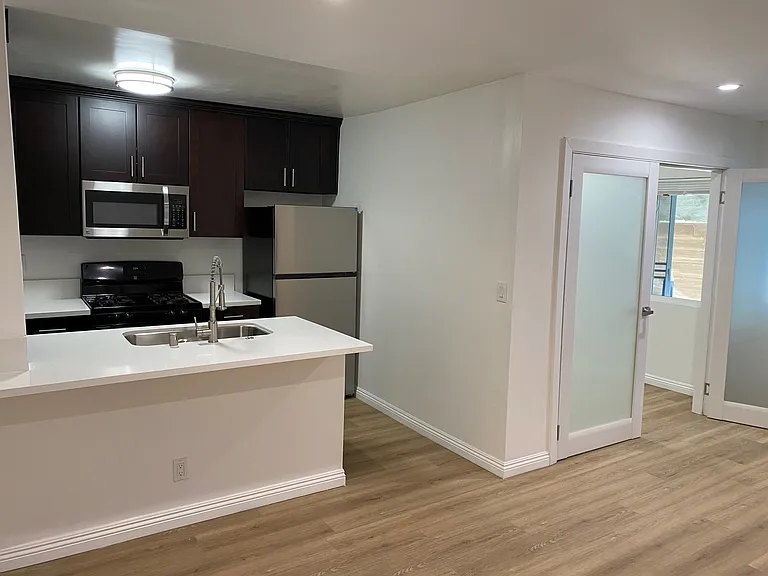 1534 S Shenandoah St #2 — Photo 4