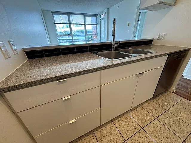 939 Expo Boulevard Vancouver — Photo 3