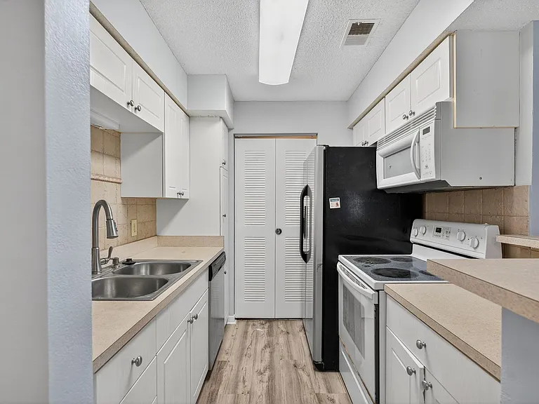 10200 Belle Rive Blvd #212 — Photo 11