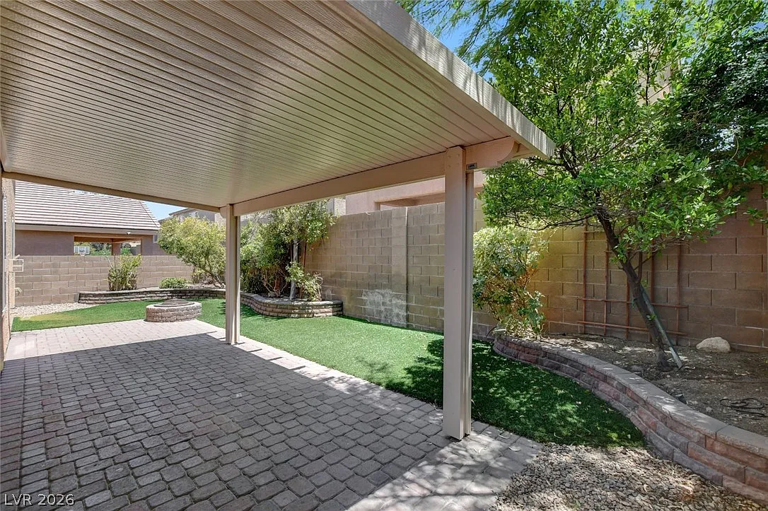 5 bed, 3.0 bath, 2260 sqft, $2,495 — Photo 4