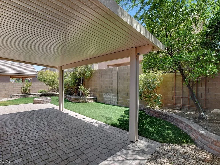 1005 Roaring River Ave — Photo 4