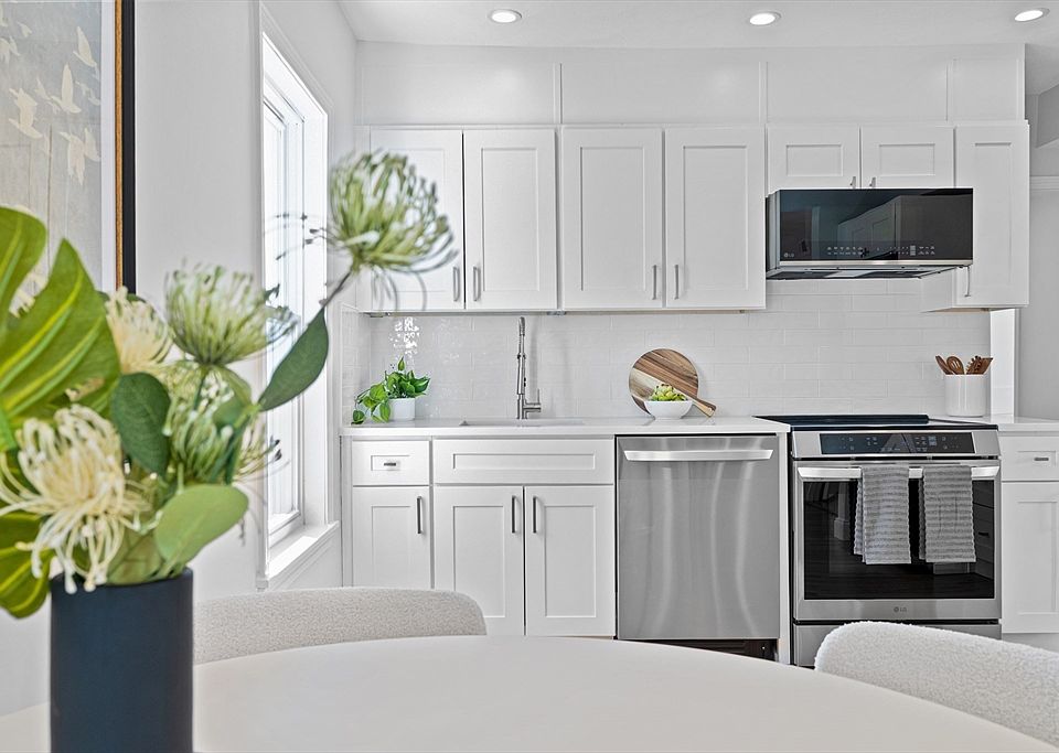 1st image of 3 Hillside Ave #2